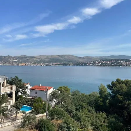 A&a By The Sea