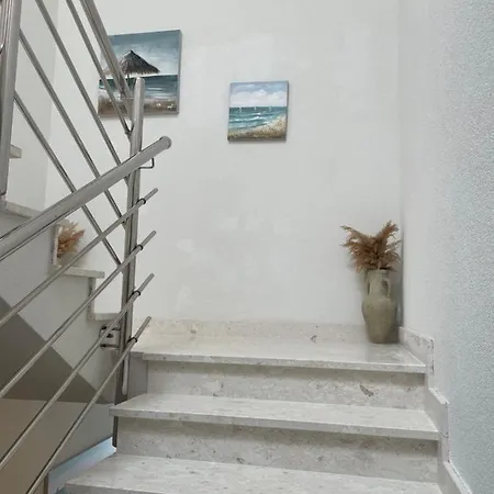 A&a By The Sea * Τρογκίρ